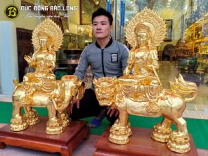 tuong van thu pho hien bang dong 89cm dat vang 1